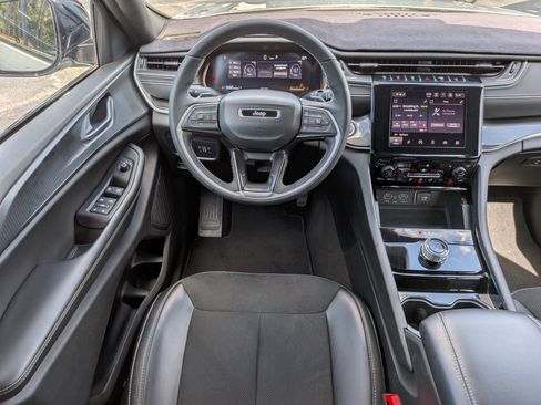Used 2023 Jeep Grand Cherokee L Laredo AWD/4WD image 14