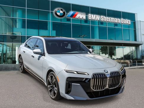Certified 2023 BMW 740i w/ Parking Assistance Package RWD image 3