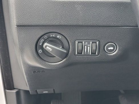 Used 2023 Dodge Charger SXT image 17