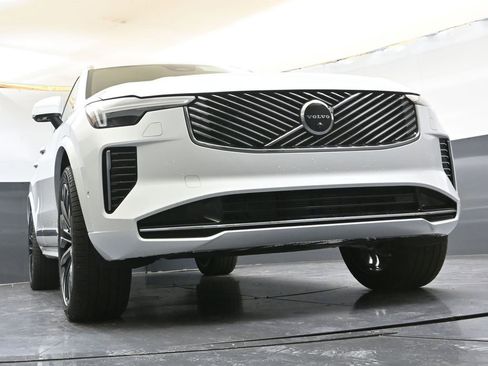 New 2026 Volvo XC90 B6 Plus w/ Protection Package Premier image 45