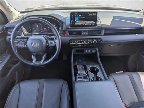 Used 2024 Honda Pilot Touring image 21