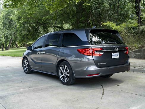 Used 2023 Honda Odyssey Touring image 7