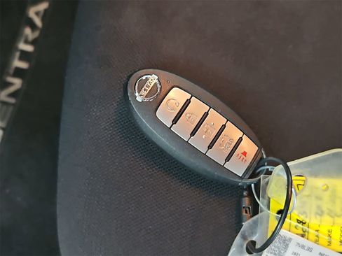 Used 2021 Nissan Sentra SV image 35