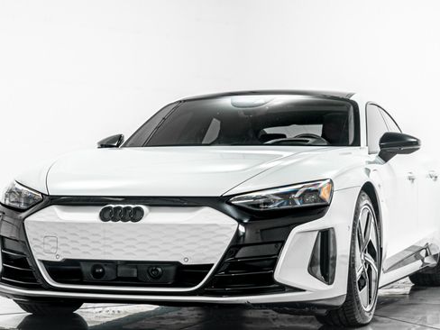 Used 2023 Audi RS e-tron GT w/ Carbon Performance Package AWD/4WD image 5
