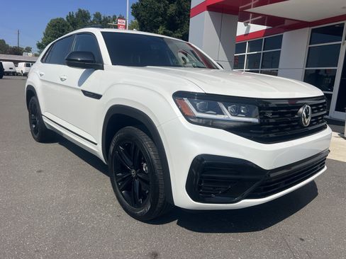 Used 2023 Volkswagen Atlas Cross Sport SEL R-Line AWD/4WD image 2