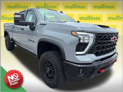 Used 2024 Chevrolet Silverado 2500 ZR2 w/ Technology Package image 1