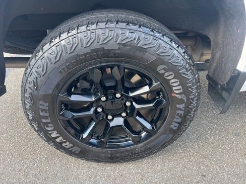 Used 2023 Chevrolet Silverado 1500 RST image 11