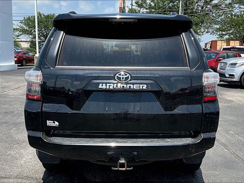 Used 2022 Toyota 4Runner SR5 AWD/4WD image 5