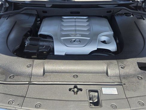 Used 2015 Lexus LX 570 4WD image 9