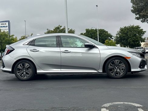 Used 2017 Honda Civic EX image 3