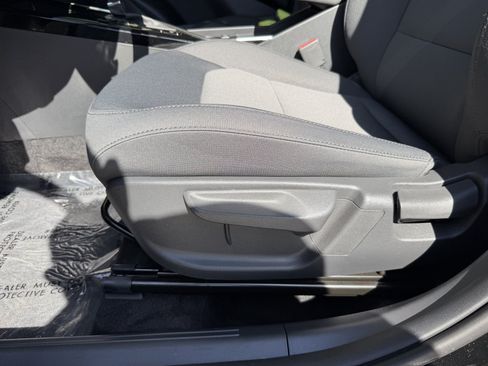 Used 2025 Kia Niro LX FWD image 28