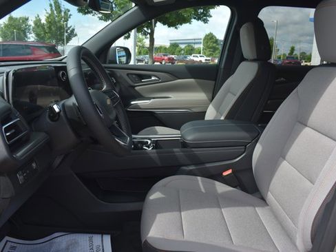 New 2026 Chevrolet Traverse LT w/ LPO, Floor Liner Package FWD image 14