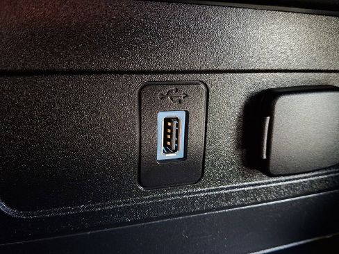 Used 2019 Ford Escape SE image 24