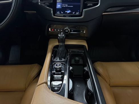 Used 2018 Volvo XC90 T6 Momentum w/ Convenience Package AWD/4WD image 14