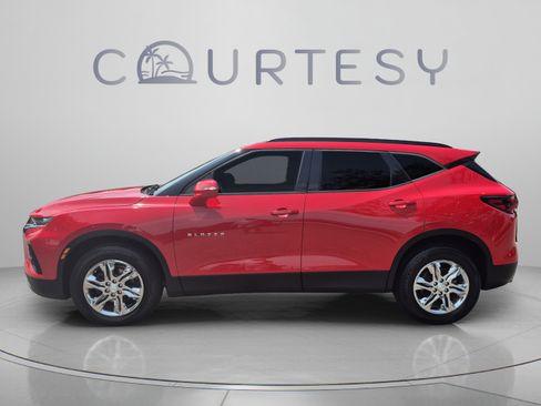 Used 2020 Chevrolet Blazer LT FWD image 2