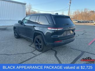 Used 2025 Jeep Grand Cherokee Limited w/ Luxury Tech Group II AWD/4WD video 3