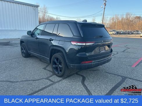 Used 2025 Jeep Grand Cherokee Limited w/ Luxury Tech Group II AWD/4WD image 3
