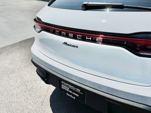 Certified 2026 Porsche Macan AWD/4WD image 38
