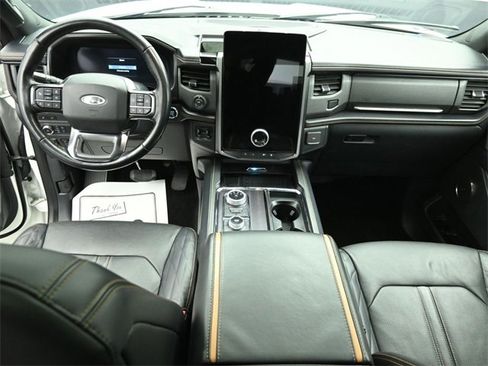 Certified 2022 Ford Expedition Platinum image 23