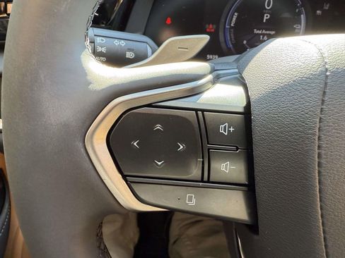 Used 2025 Lexus RZ 450e image 22