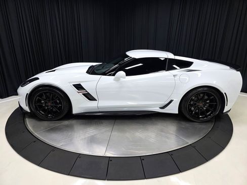 Used 2019 Chevrolet Corvette Grand Sport RWD image 9