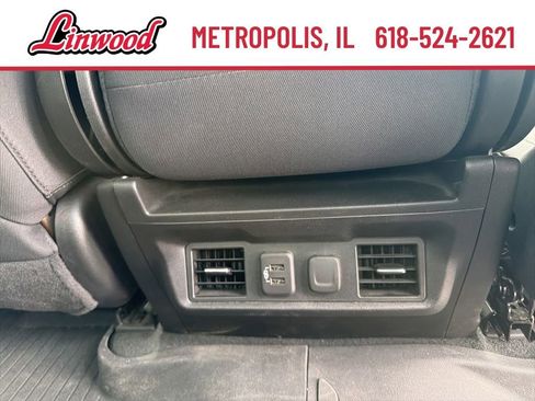 Used 2022 Chevrolet Silverado 1500 LT AWD/4WD image 13