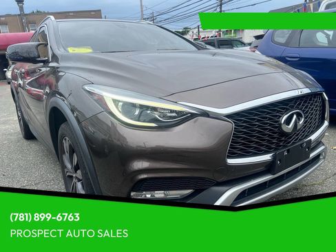 Used 2018 INFINITI QX30 Premium image 1