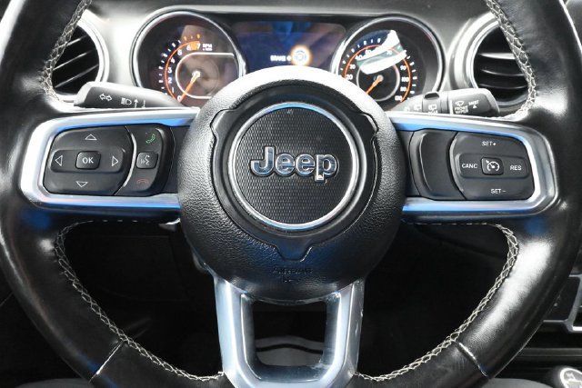 Used 2022 Jeep Wrangler Unlimited Sahara w/ Cold Weather Group AWD/4WD image 39