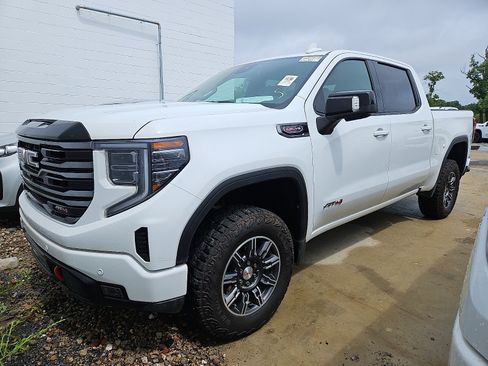 Used 2025 GMC Sierra 1500 AT4 AWD/4WD image 3