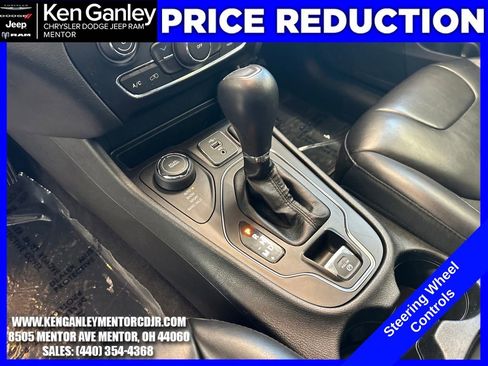 Used 2019 Jeep Cherokee Latitude Plus w/ Cold Weather Group image 17