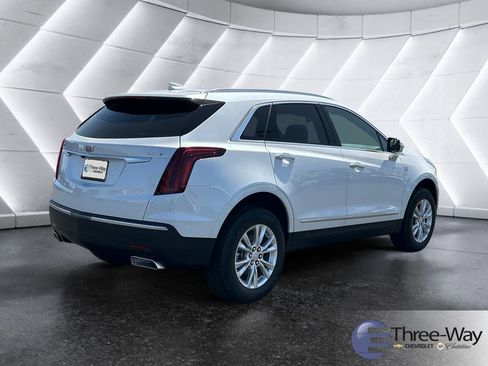 New 2026 Cadillac XT5 Luxury w/ LPO, Floor Liner Package image 5