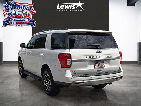 Used 2024 Ford Expedition XLT AWD/4WD image 3
