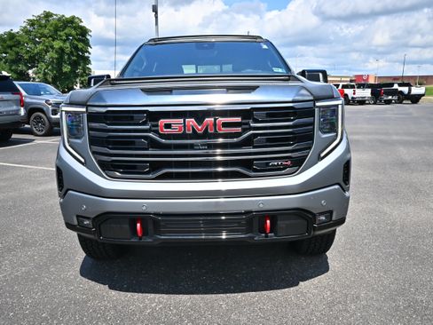 Used 2024 GMC Sierra 1500 AT4 w/ Technology Package AWD/4WD image 3