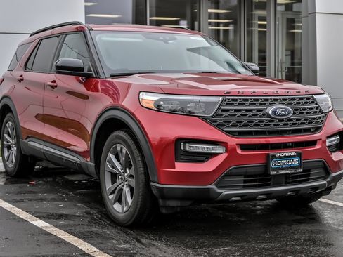 Used 2023 Ford Explorer XLT w/ Equipment Group 202A image 10