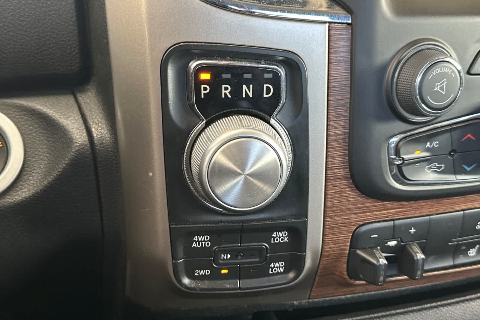 Used 2018 RAM 1500 Laramie w/ Convenience Group AWD/4WD image 24