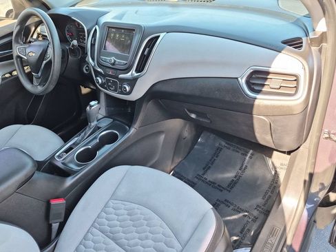 Used 2019 Chevrolet Equinox LS FWD image 18