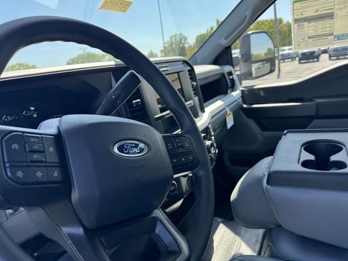 New 2026 Ford F250 XL w/ FX4 Off-Road Package image 19