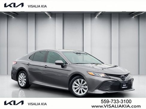 Used 2019 Toyota Camry LE image 1
