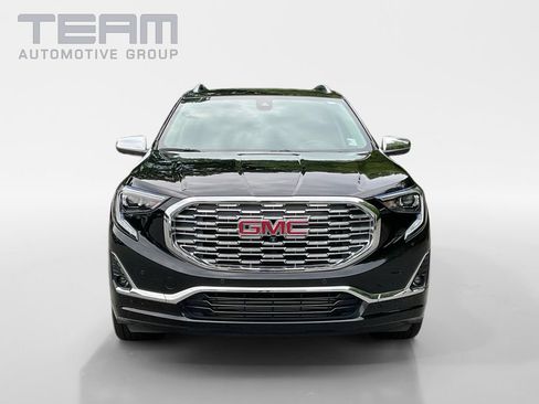 Used 2020 GMC Terrain Denali w/ Denali Premium Package FWD image 2