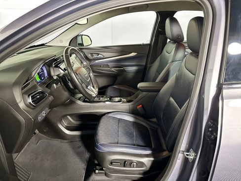 Used 2022 Chevrolet Bolt EUV LT w/ Convenience Package FWD image 11