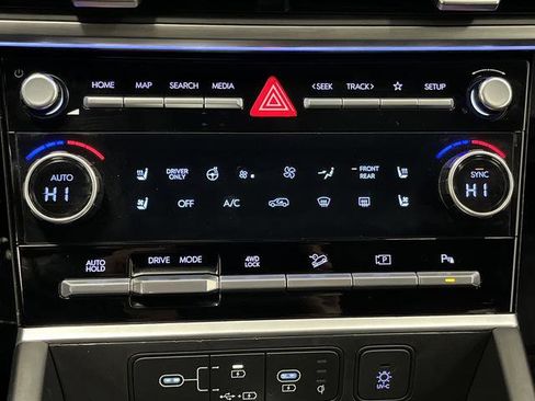 Used 2024 Hyundai Santa Fe Limited image 21