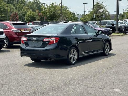 Used 2014 Toyota Camry SE FWD image 2