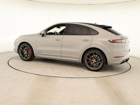 Used 2021 Porsche Cayenne GTS image 3