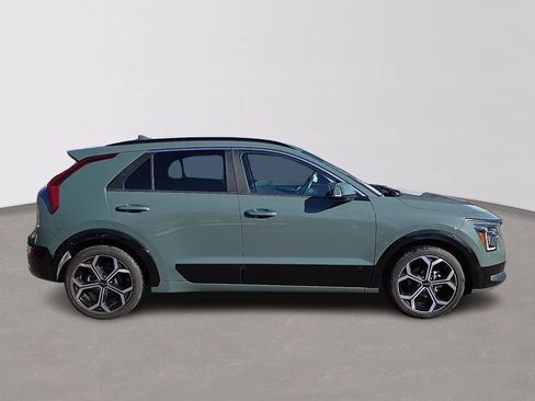 Certified 2024 Kia Niro SX Touring image 7