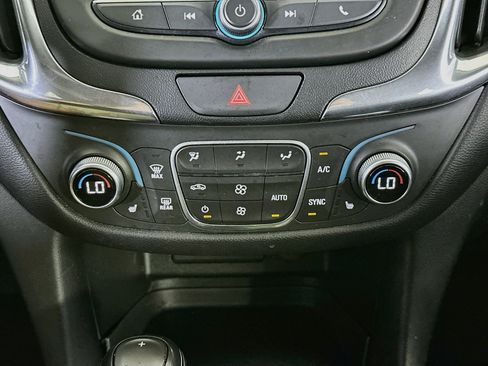 Used 2019 Chevrolet Equinox LT FWD image 23