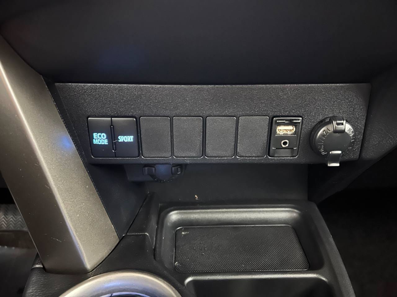 Used 2013 Toyota RAV4 XLE FWD image 26