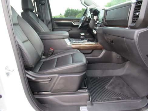 Used 2025 GMC Sierra 1500 Elevation w/ Elevation Premium Package AWD/4WD image 10