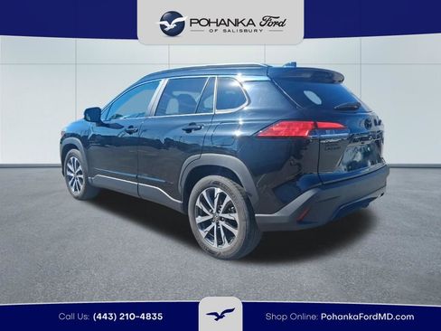 Used 2022 Toyota Corolla Cross XLE AWD/4WD image 7
