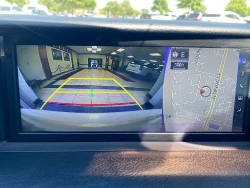 Used 2018 Lexus IS 300 AWD image 22
