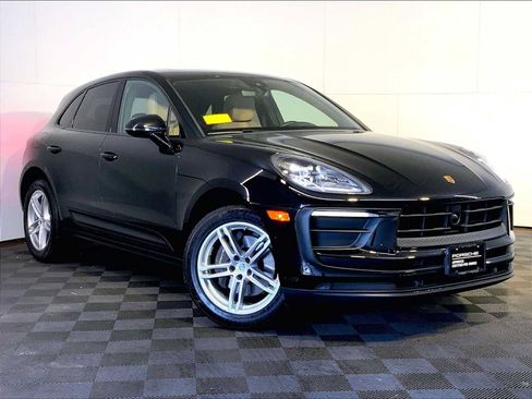 Certified 2023 Porsche Macan AWD/4WD image 9